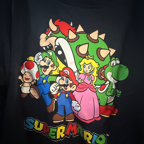 Super Mario Character Sweatshirt – XXL – Official Nintendo – New Condition - Picture 2 of 4